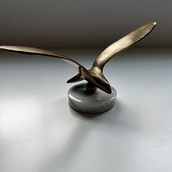 Vintage Brass Seagull in Flight with Marble Base - Picture 6 of 12
